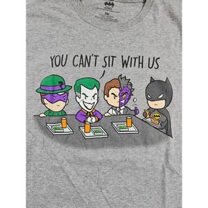 Batman T Shirt Men's Size‎ 2XL Gray Joker Riddler Two-Face Graphic DC Comics